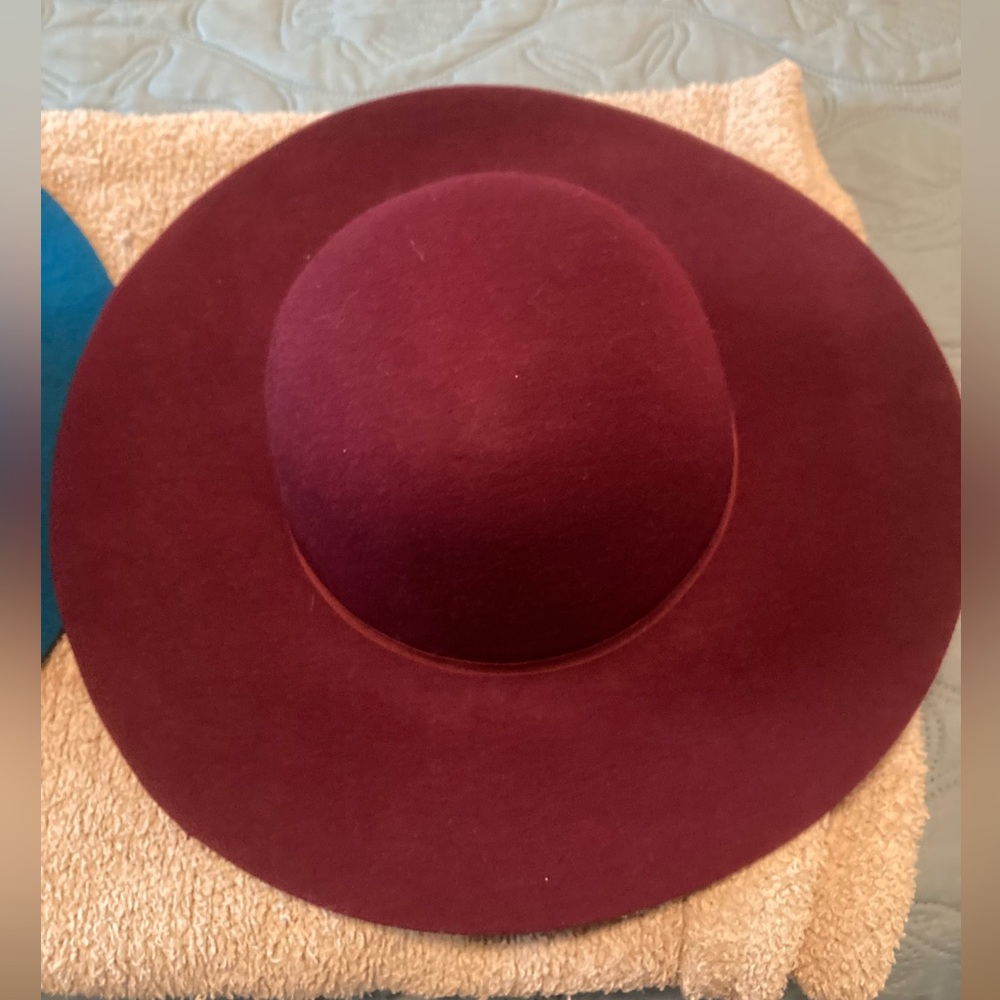 Set of Three Stylish 100% Wool Felt Hats in Burgundy, Blue, and Beige - Picture 4 of 13